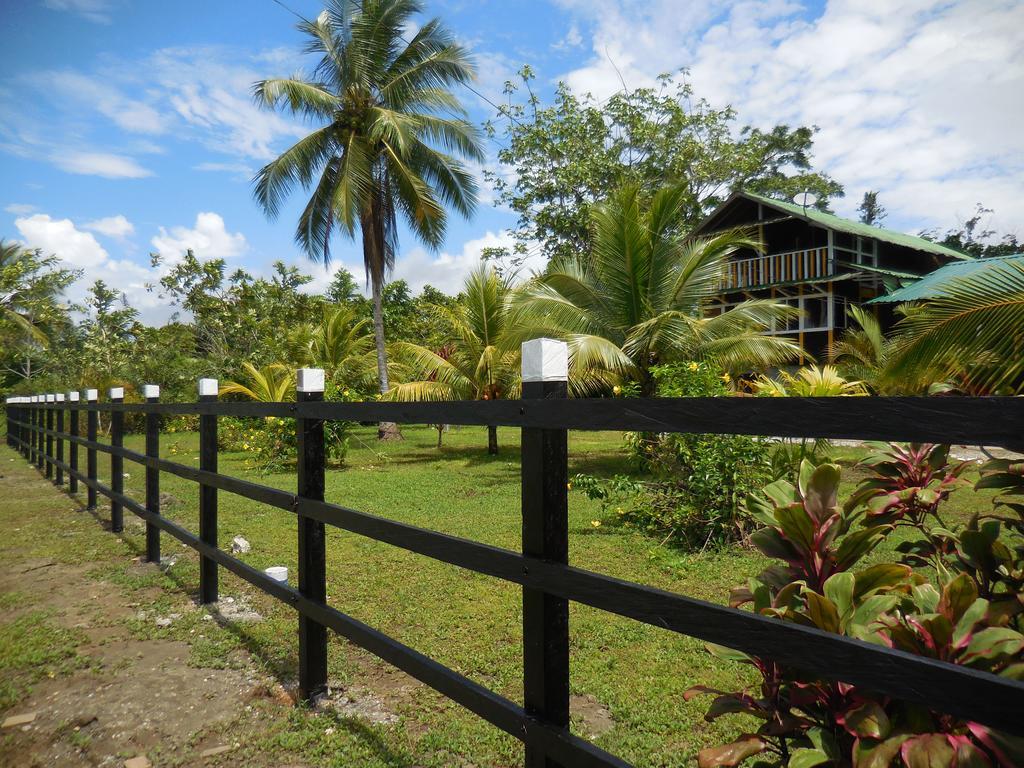 Hotel Nuquimar エクステリア 写真