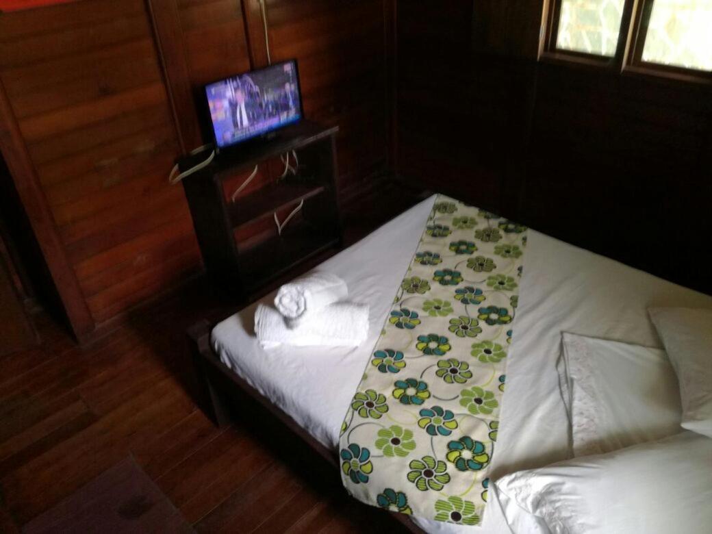 Hotel Nuquimar エクステリア 写真