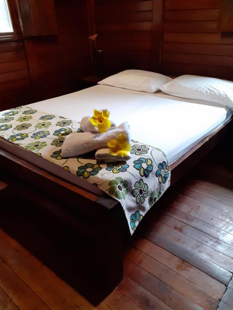 Hotel Nuquimar エクステリア 写真