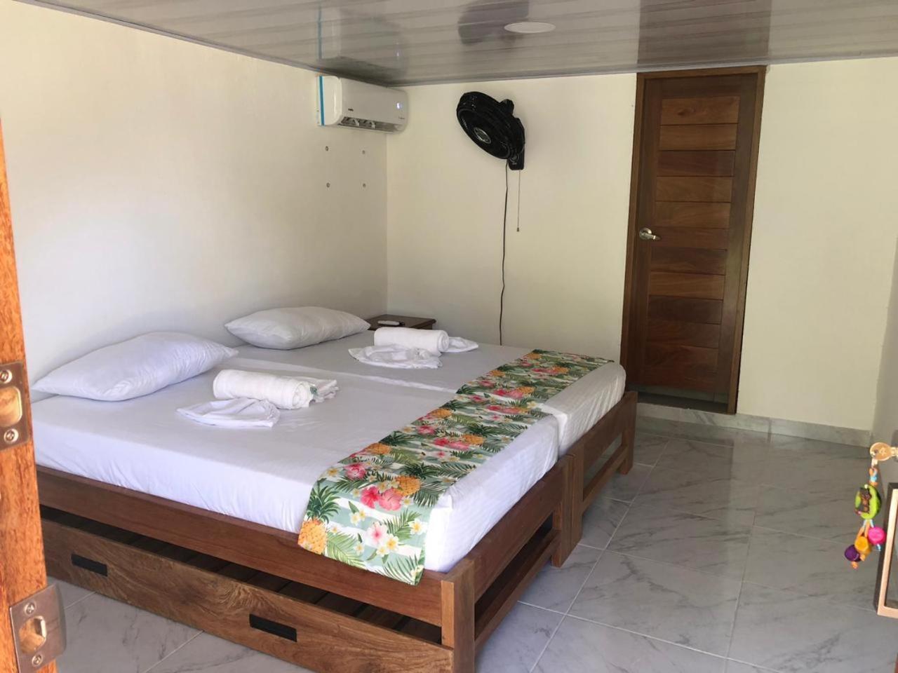Hotel Nuquimar エクステリア 写真